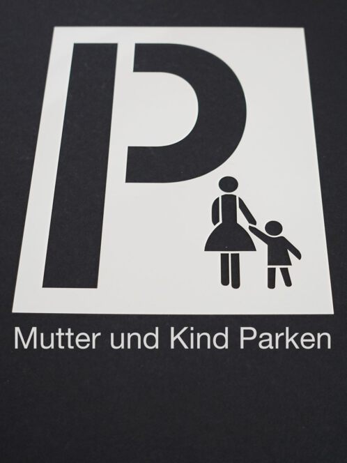 Piktogramm-Schablone Mutter und Kind Parken (mit Text)